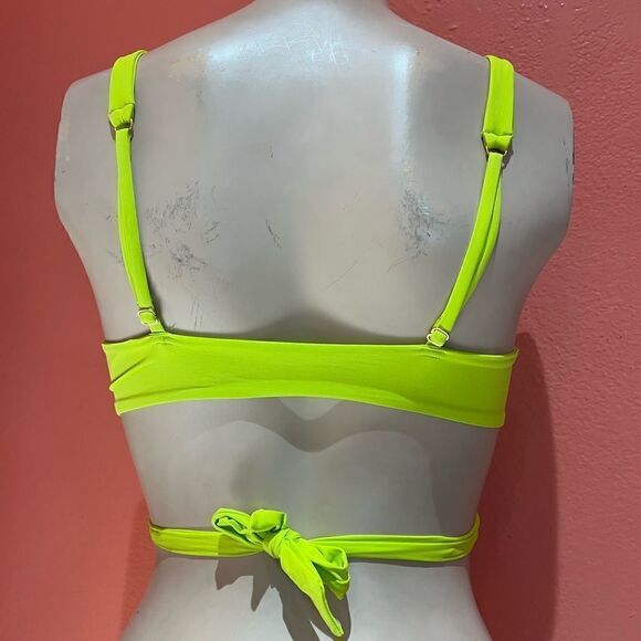 Beach Bunny Bikini Set - Picture 2 of 11